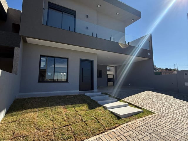 Casa com 162m² 3 quartos e 3 banheiros, à venda, no bairro Jardim Carvalho em Ponta Grossa