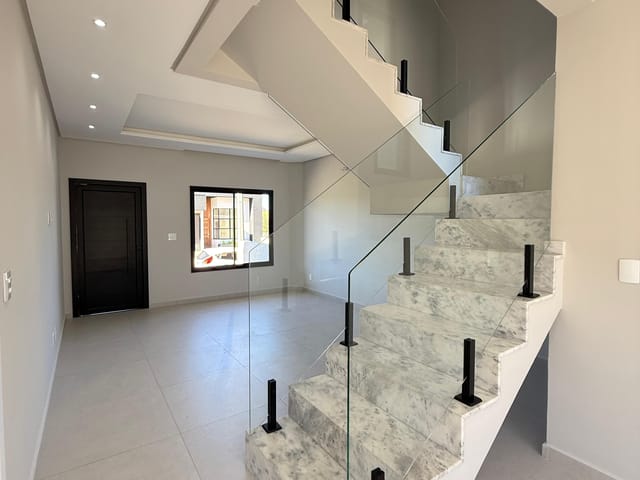 Casa com 162m² 3 quartos e 3 banheiros, à venda, no bairro Jardim Carvalho em Ponta Grossa