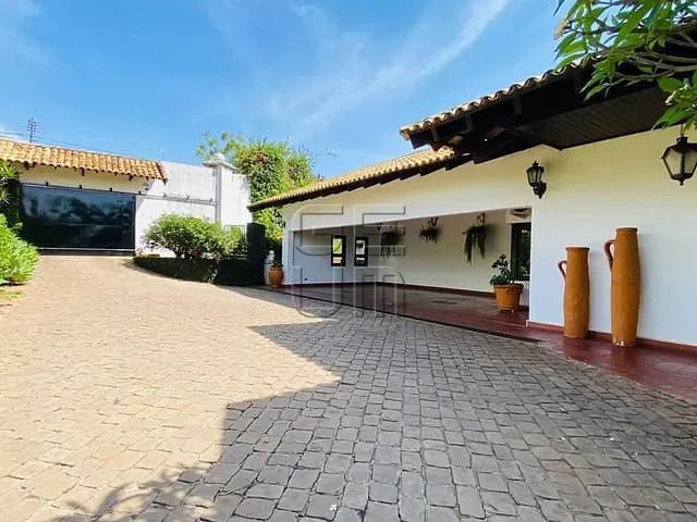 Casa com 4000m² 5 quartos e 8 banheiros, à venda, no bairro Bela Suiça em Londrina