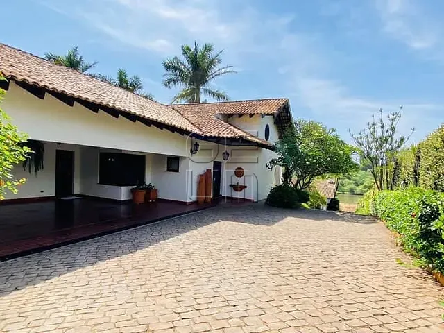 Casa com 4000m² 5 quartos e 8 banheiros, à venda, no bairro Bela Suiça em Londrina