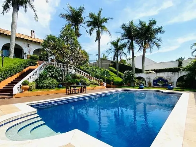 Casa com 4000m² 5 quartos e 8 banheiros, à venda, no bairro Bela Suiça em Londrina