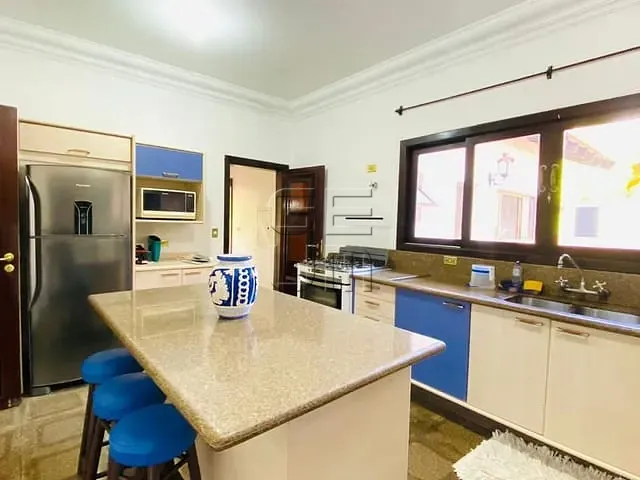 Casa com 4000m² 5 quartos e 8 banheiros, à venda, no bairro Bela Suiça em Londrina