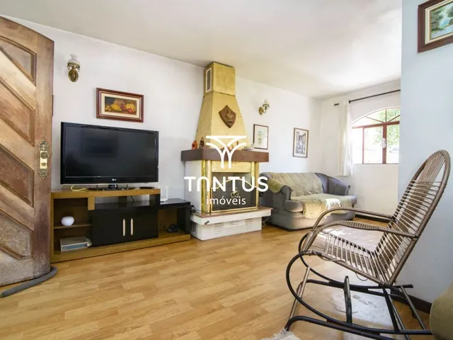 Casa com 336m² 4 quartos e 3 banheiros, à venda, no bairro Centro em Pinhais
