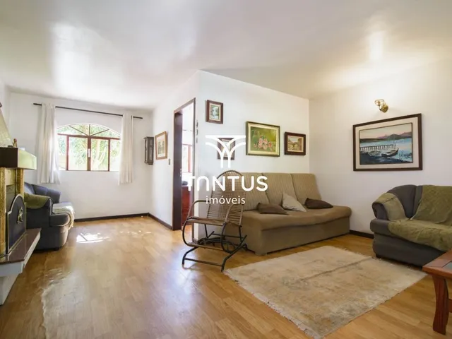 Casa com 336m² 4 quartos e 3 banheiros, à venda, no bairro Centro em Pinhais