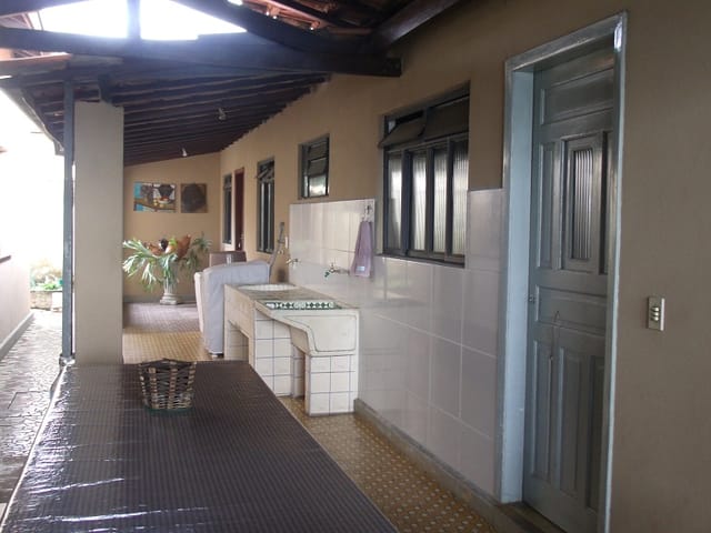 Casa com 700m² 4 quartos e 5 banheiros, à venda, no bairro Alto do Cardoso em Pindamonhangaba