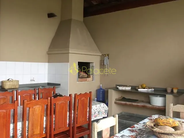 Casa com 700m² 4 quartos e 5 banheiros, à venda, no bairro Alto do Cardoso em Pindamonhangaba