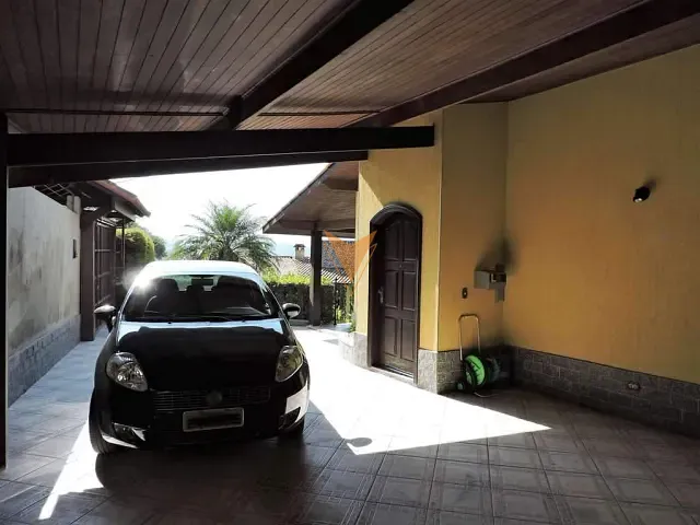 Casa com 959m² 3 quartos e 3 banheiros, à venda, no bairro Terras do Madeira em Carapicuíba