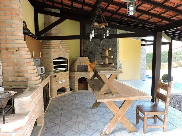Casa com 959m² 3 quartos e 3 banheiros, à venda, no bairro Terras do Madeira em Carapicuíba