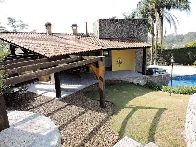 Casa com 959m² 3 quartos e 3 banheiros, à venda, no bairro Terras do Madeira em Carapicuíba