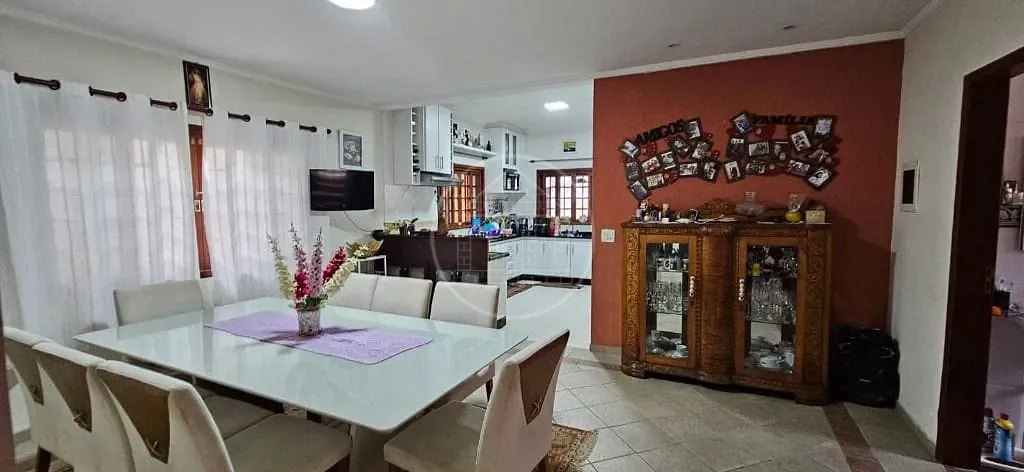 Casa, 3 quartos, 244 m² - Foto 4