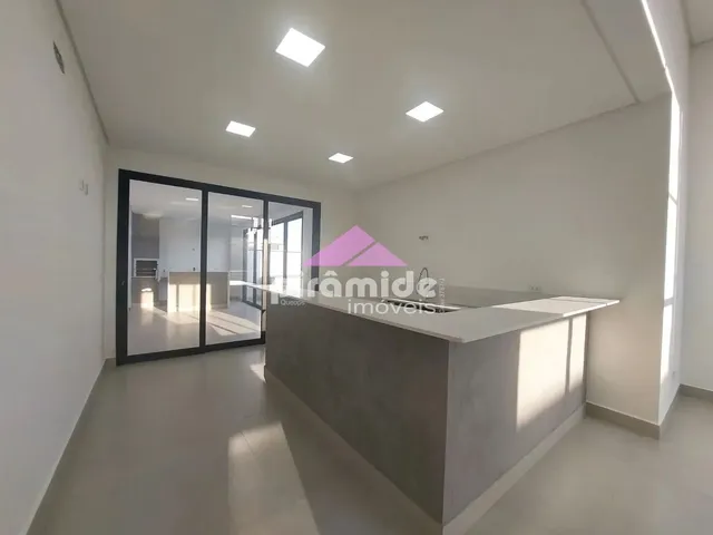 Casa com 275m² 3 quartos e 2 banheiros, à venda, no bairro Floresta em São José Dos Campos