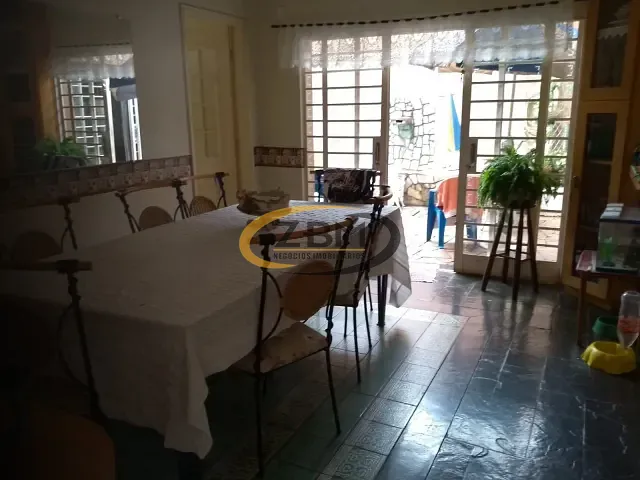 Casa com 468m² 5 quartos e 4 banheiros, à venda, no bairro Caravelle em Londrina