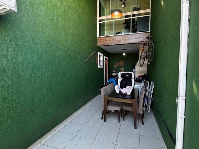 Casa 2 quartos e 3 banheiros, à venda, no bairro Vale das Palmeiras em Macaé