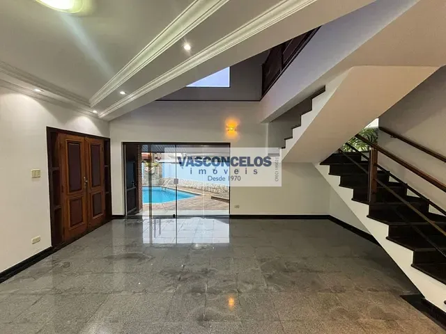 Casa com 360m² 6 quartos e 5 banheiros, para alugar, no bairro Jardim das Colinas em São José dos Campos