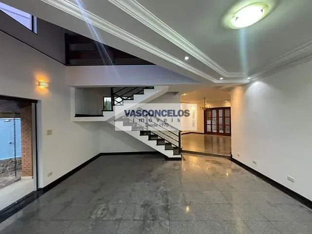 Casa com 360m² 6 quartos e 5 banheiros, para alugar, no bairro Jardim das Colinas em São José dos Campos