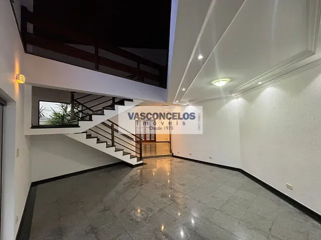 Casa com 360m² 6 quartos e 5 banheiros, para alugar, no bairro Jardim das Colinas em São José dos Campos