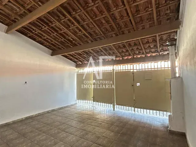 Casa 2 quartos e 1 banheiro, à venda, no bairro Parque Urupês em Taubaté