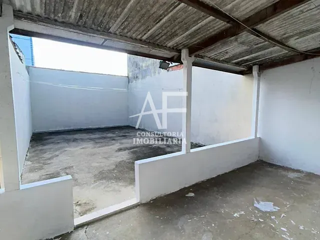 Casa 2 quartos e 1 banheiro, à venda, no bairro Parque Urupês em Taubaté