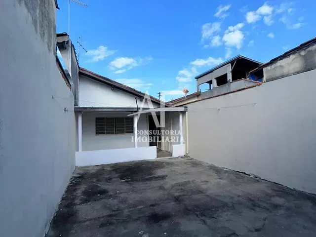 Casa 2 quartos e 1 banheiro, à venda, no bairro Parque Urupês em Taubaté
