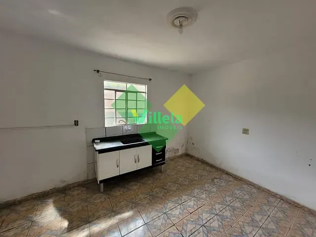 Casa com 325m² 3 quartos e 2 banheiros, à venda, no bairro Jardim Ipê em Itaquaquecetuba