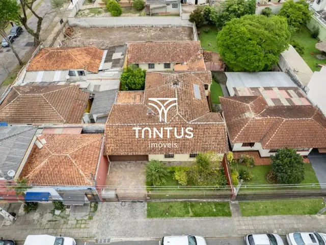 Casa com 495m² 5 quartos e 3 banheiros, à venda, no bairro Bacacheri em Curitiba