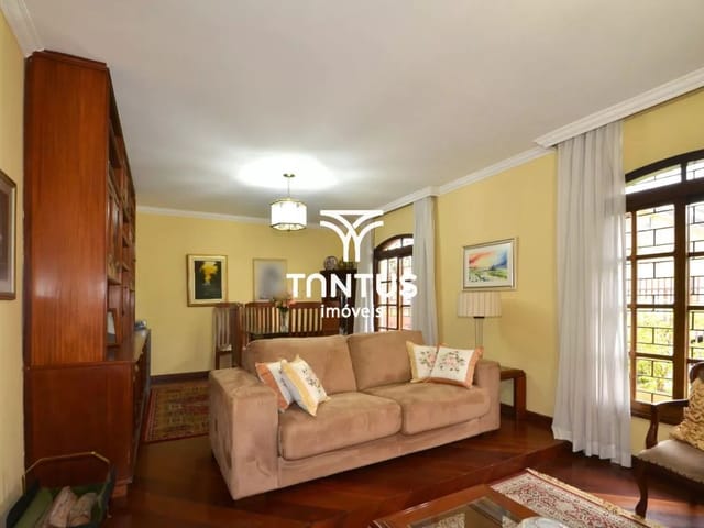 Casa com 495m² 5 quartos e 3 banheiros, à venda, no bairro Bacacheri em Curitiba