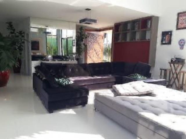 Casa com 822m² 5 quartos e 7 banheiros, à venda, no bairro Avenida Bougainvillee em Bertioga