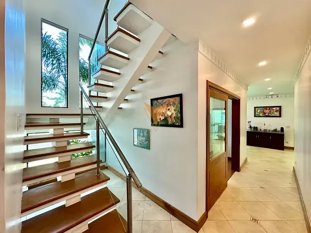 Casa com 520m² 4 quartos e 5 banheiros, à venda, no bairro São Paulo II em Cotia