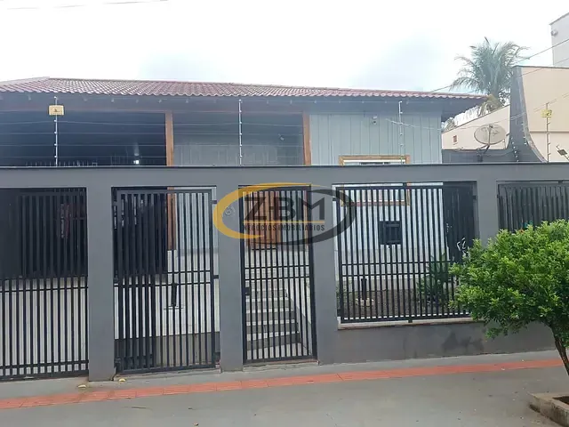 Casa com 230m² 3 quartos e 2 banheiros, à venda, no bairro Vila Filipin em Londrina