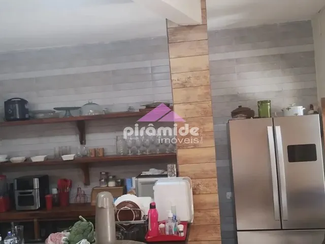 Casa com 280m² 3 quartos e 4 banheiros, à venda, no bairro Perequê Mirim em Caraguatatuba