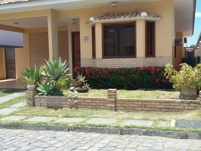 Casa com 270m² 3 quartos e 3 banheiros, para alugar, no bairro Glória em Macaé