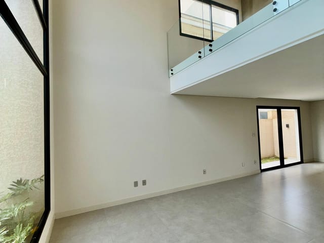 Casa com 220m² 3 quartos e 5 banheiros, à venda, no bairro Jardim Carvalho em Ponta Grossa