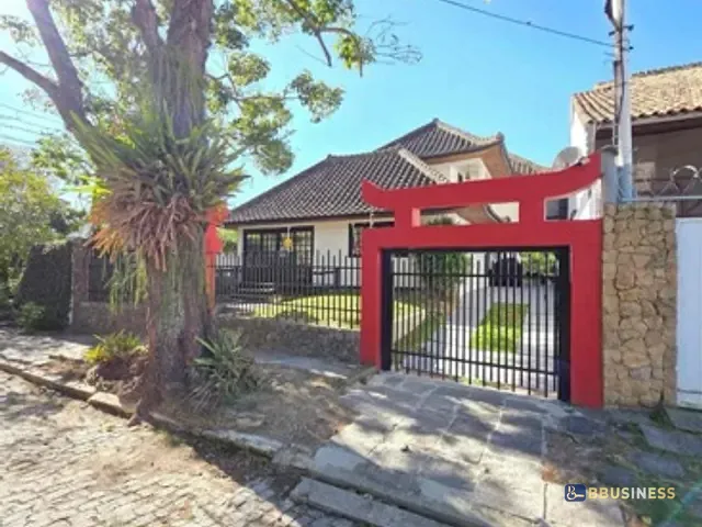 Casa com 680m² 4 quartos e 5 banheiros, à venda, no bairro Centro em Campos dos Goytacazes