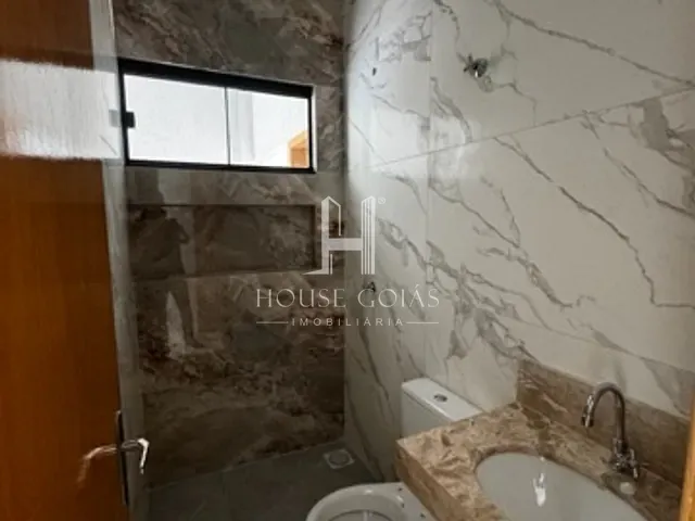 Casa com 180m² 3 quartos e 2 banheiros, à venda, no bairro Setor dos Estados em Aparecida de Goiânia