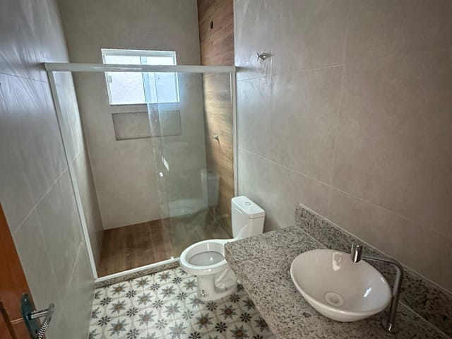 Casa 3 quartos e 2 banheiros, à venda, no bairro Village Rio das Ostras em Rio das Ostras