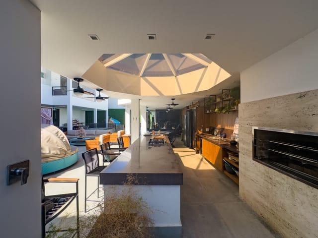 Casa com 2000m² 6 quartos e 8 banheiros, à venda, no bairro Barra da Tijuca em Rio de Janeiro