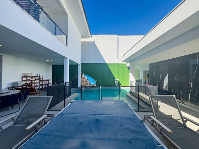 Casa com 2000m² 6 quartos e 8 banheiros, à venda, no bairro Barra da Tijuca em Rio de Janeiro