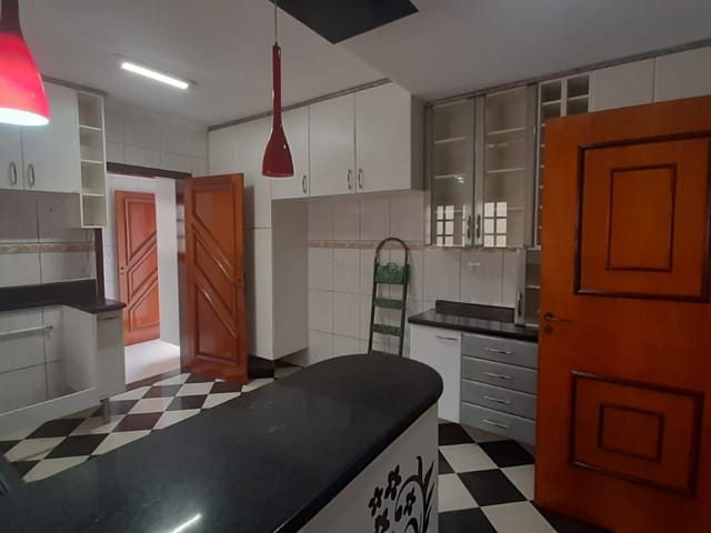 Casa com 250m² 3 quartos e 5 banheiros, à venda, no bairro Urbanova em São José dos Campos