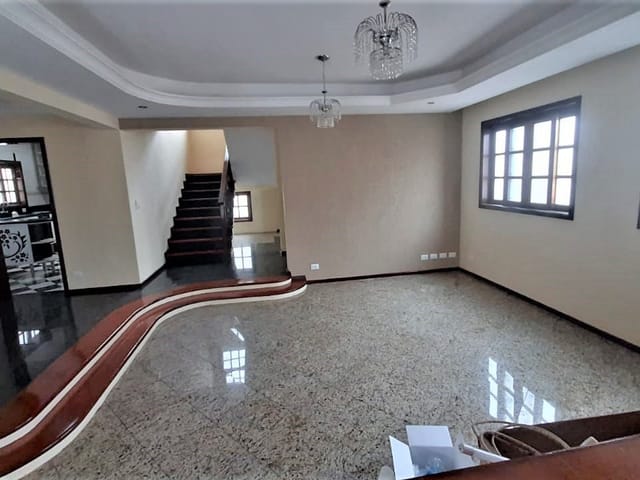 Casa com 250m² 3 quartos e 5 banheiros, à venda, no bairro Urbanova em São José dos Campos