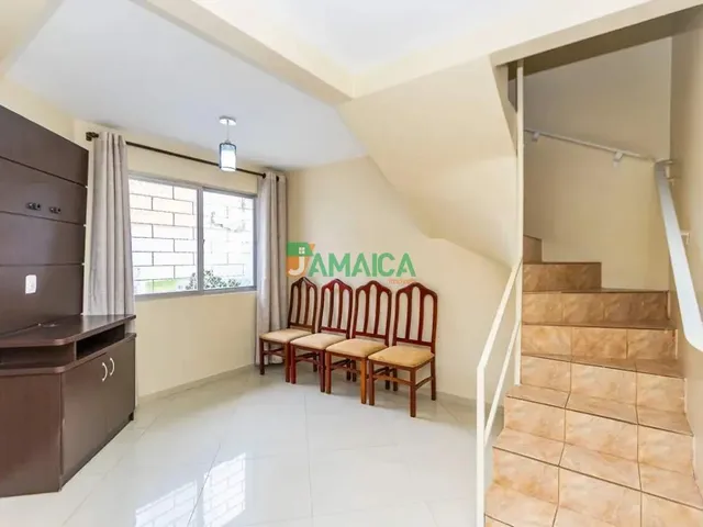 Sobrado com 90m² 3 quartos e 2 banheiros, para alugar, no bairro Uberaba em Curitiba