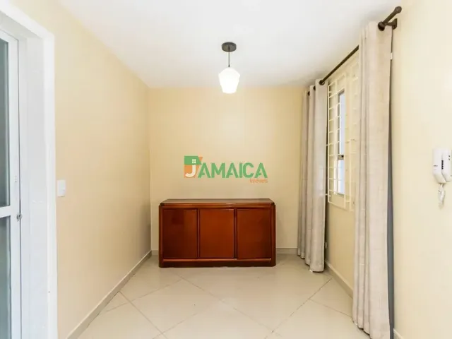 Casa com 90m² 3 quartos e 4 banheiros, para alugar, no bairro Uberaba em Curitiba
