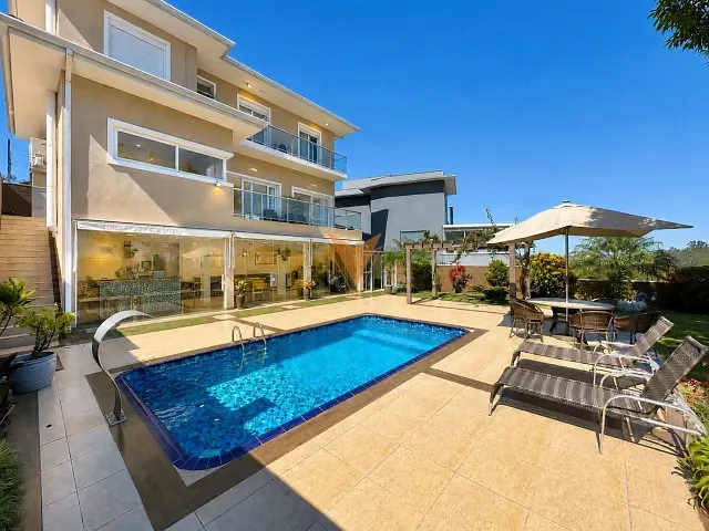 Casa 3 quartos e 4 banheiros, à venda, no bairro Golf Gardens em Carapicuíba