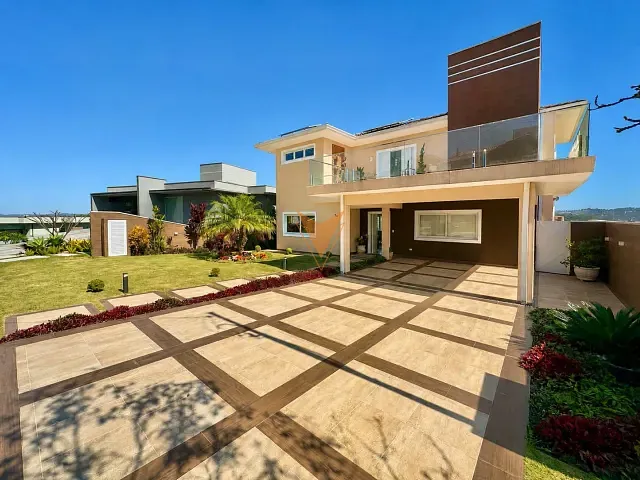Casa 3 quartos e 4 banheiros, à venda, no bairro Golf Gardens em Carapicuíba
