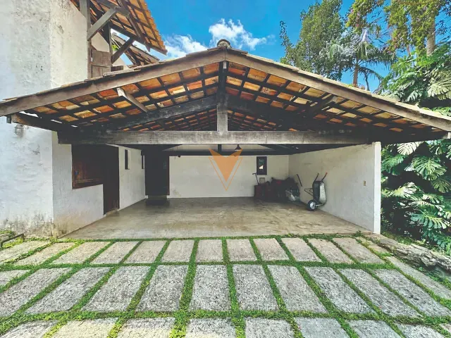 Casa 3 quartos e 4 banheiros, à venda, no bairro Golf Gardens em Carapicuíba