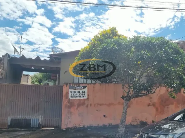 Casa com 456m² 3 quartos e 1 banheiro, à venda, no bairro Vila Santa Terezinha em Londrina