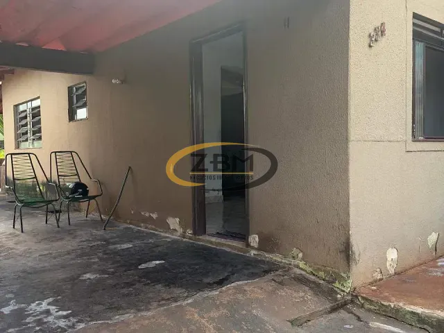 Casa com 456m² 3 quartos e 1 banheiro, à venda, no bairro Vila Santa Terezinha em Londrina