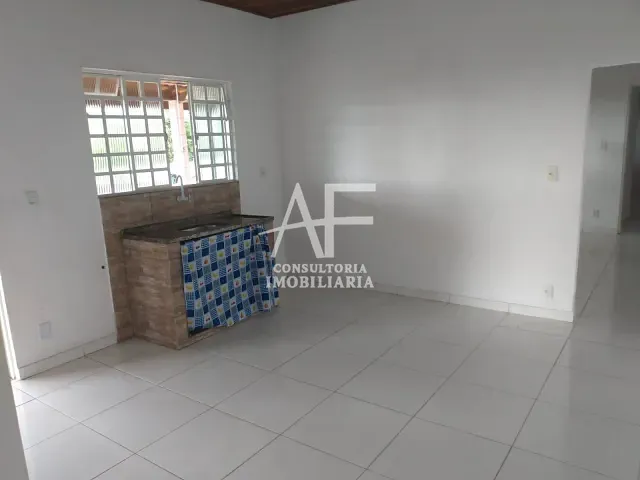 Casa com 440m² 2 quartos e 2 banheiros, à venda ou para alugar, no bairro Jardim Santa Tereza em Taubaté