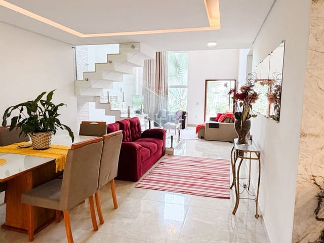 Casa com 300m² 4 quartos e 3 banheiros, à venda, no bairro Lagoa em Macaé