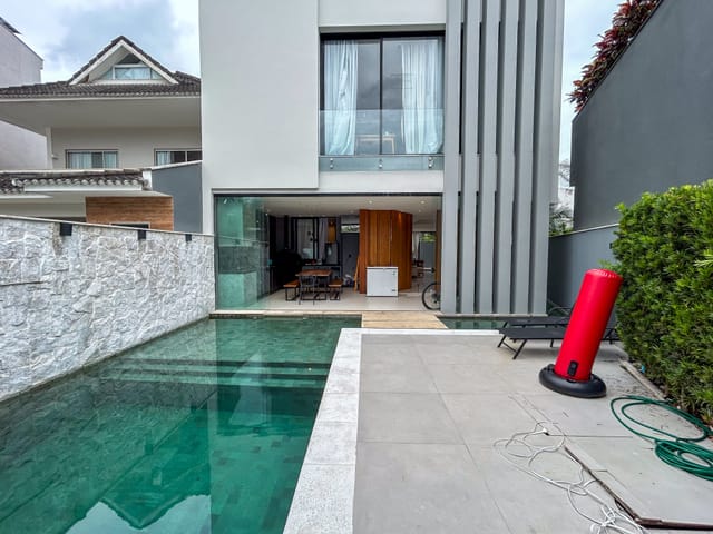 Casa 4 quartos e 7 banheiros, à venda, no bairro Recreio dos Bandeirantes em Rio de Janeiro