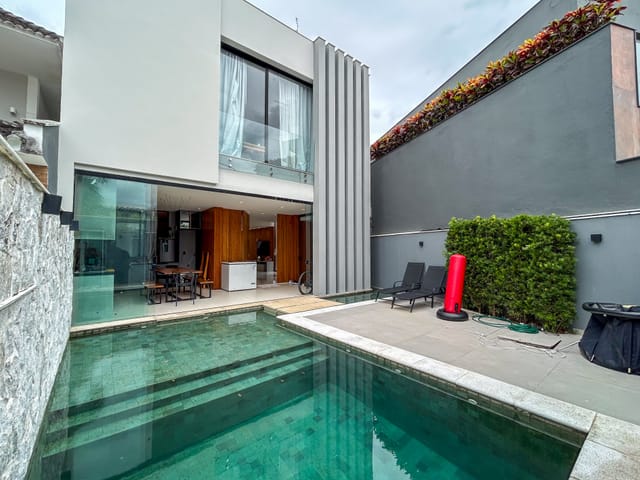 Casa 4 quartos e 7 banheiros, à venda, no bairro Recreio dos Bandeirantes em Rio de Janeiro